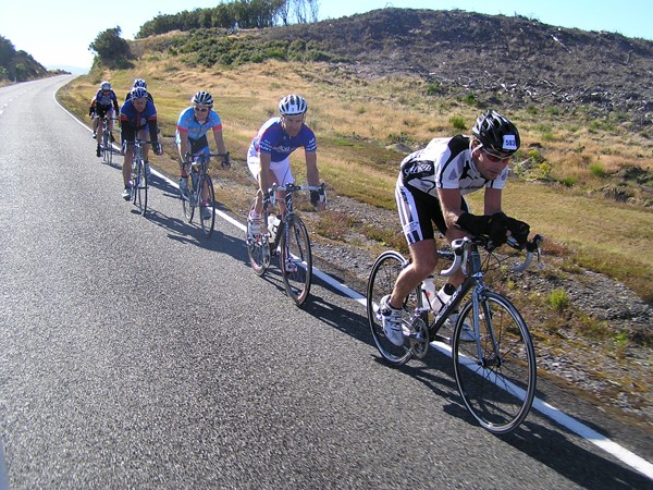 The leaders made solid ground on the main bunch after Wairoa